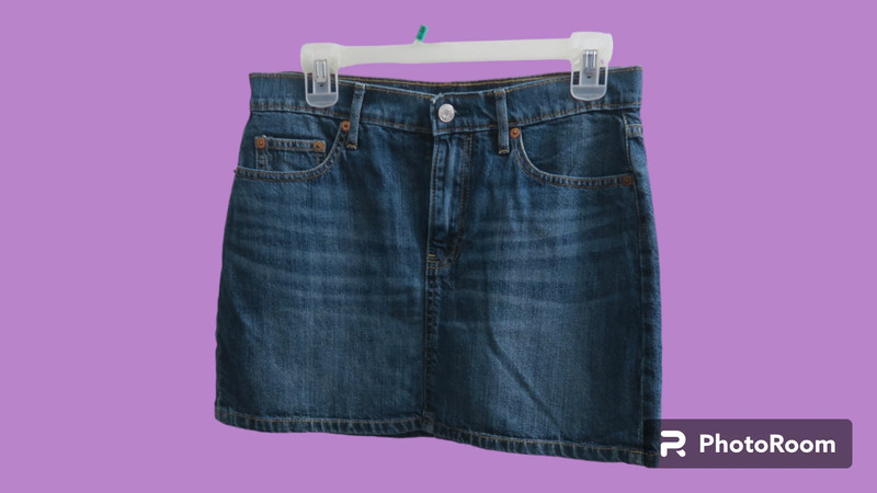 Gap denim short mini skirt with pockets in dark washed blue size 4. 1