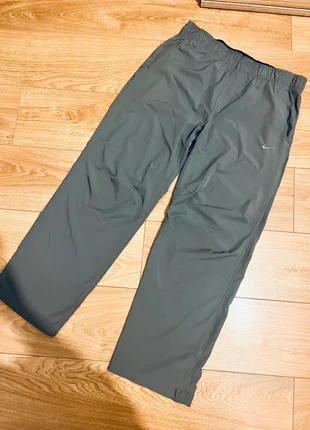 Trackpant Nike vintage gris, marque: Nike, état: Très bon état, taille: S, 16,00 €, 17,50 € Protection acheteurs incluse