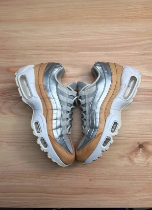 Nike Air Max 95 Grise et Marron – Pointure 37.5, brand: Nike, condition: Very good, size: 37.5, €25.00, €26.95 includes Buyer Protection Pro