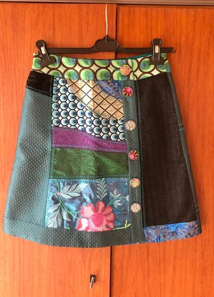 Jupe patchwork, marke: Desigual, zustand: Sehr gut, größe: XS / 34 / 6, 15,00 €, 16,45 € inklusive Vinted-Käuferschutz