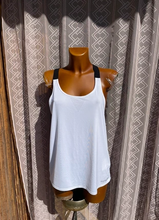 Canotta da allenamento L, marke: Bershka, zustand: Sehr gut, größe: L / 40 / 12, 4,99 €, 5,94 € inklusive Vinted-Käuferschutz