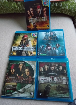 Blu-ray's 1 t/m 5 complete serie, staat: Nieuw met prijskaartje, € 17,50, € 19,08 inclusief Kopersbescherming