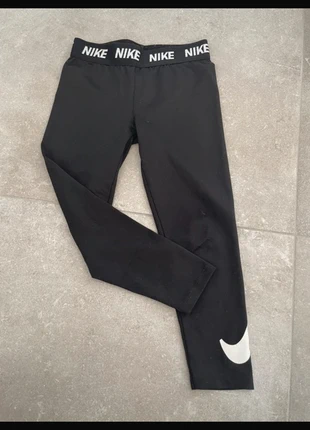 Legging Nike, état: Très bon état, taille: 6 ans / 116 cm, 5,00 €, 5,95 € Protection acheteurs incluse