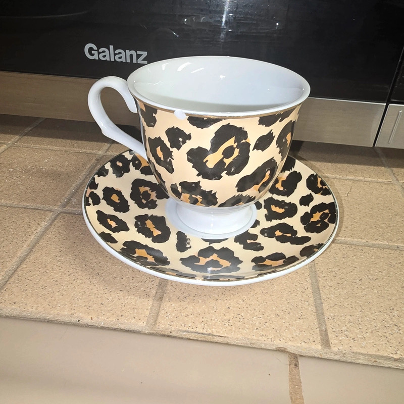 Leopard teacup and plate set 1