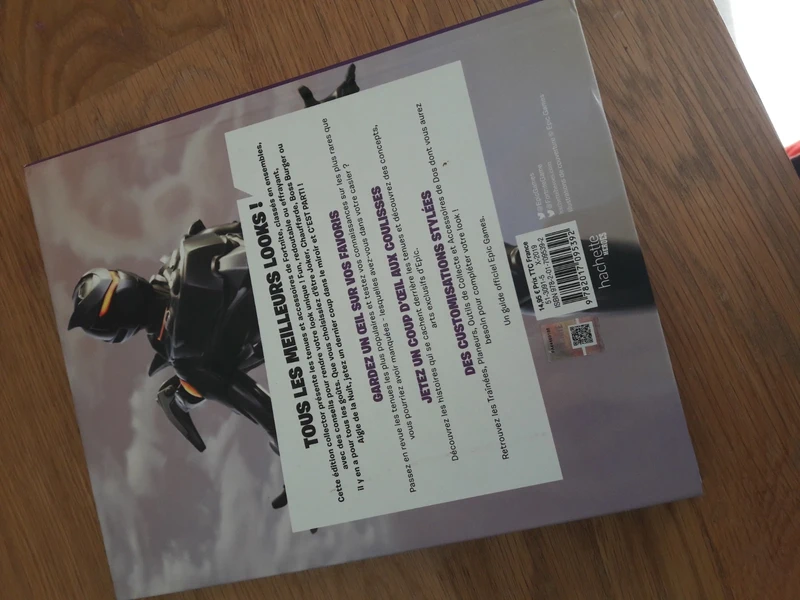 Guide officiel fortnite état neuf - photo numéro 2