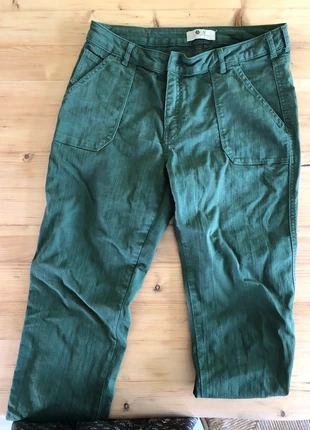 Jean vert, marke: Atelier boheme, zustand: Sehr gut, größe: XXXS / 30 / 2, 1,50 €, 2,28 € inklusive Vinted-Käuferschutz