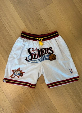 Pantaloncini NBA Philadelphia 76ers (Retro Edition), marke: JUST DON, zustand: Sehr gut, größe: S, 45,00 €, 47,95 € inklusive Vinted-Käuferschutz