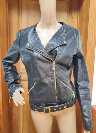 Perfecto en simili cuir Guess S, marque: GUESS, état: Neuf sans étiquette, taille: S / 36 / 8, 35,00 €, 37,45 € Protection acheteurs incluse