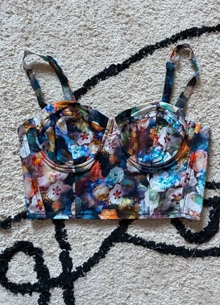 Corsetto in raso a fiori, marca: Topshop, estado: Novo sem etiquetas, tamanho: XS / 34 / 6, €32.00, €34.30 inclui Proteção do Comprador