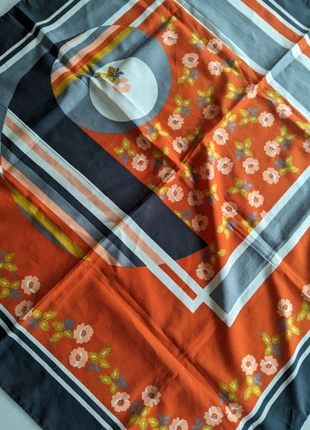 Fazzoletto vintage fantasia geometrica e floreale, marca: Vintage Dressing, estado: Bom, €7.00, €8.05 inclui Proteção do Comprador