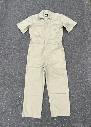The vintage 1900’s dickies jumpsuit coverall combinaison workwear beige - Taille M, merk: Dickies, staat: Heel goed, maat: M, € 25,00, € 26,95 inclusief Kopersbescherming Pro