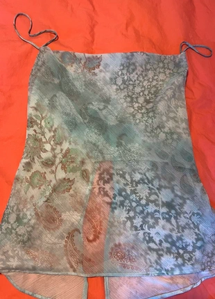 Flowy summer top with open back, marca: Bershka, estado: Nuevo sin etiquetas, tamaño: M / 38 / 10, 9,99 €, 11,19 € Protección al comprador incluida