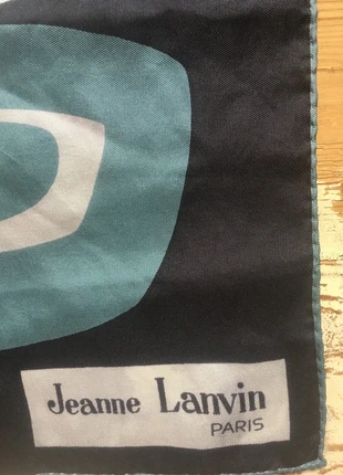 Carré de soie Jeanne Lanvin, merk: Jeanne Lanvin, staat: Veelgebruikt, € 15,00, € 16,45 inclusief Kopersbescherming