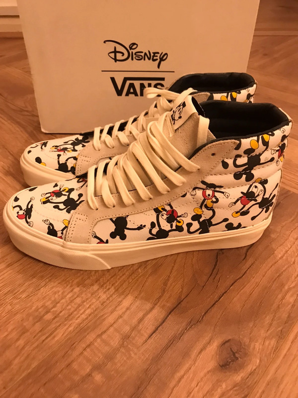 Vans disney sale trainers