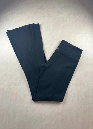 Legging Lululemon Modèle Groove Pattes d'Éléphant 32", Noir, Taille 8, merk: Lululemon, staat: Heel goed, maat: S / 36 / 8, € 32,90, € 35,25 inclusief Kopersbescherming Pro