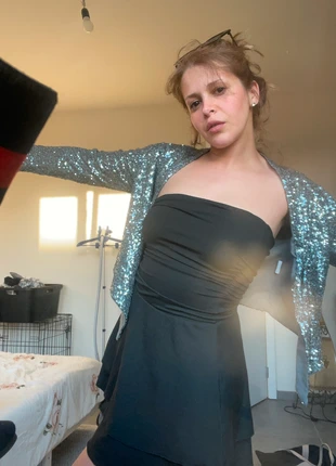 Vero moda Zilveren glittervest - veste pailletée argentée, merk: Vero Moda, staat: Heel goed, maat: XS / 34 / 6, € 10,00, € 11,20 inclusief Kopersbescherming