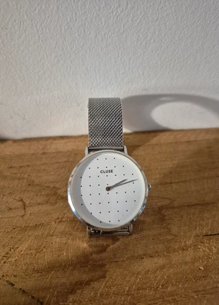 Montre Cluse élégante – Cadran blanc & bracelet maille milanaise argenté, brand: Cluse, condition: Very good, size: 30–38 mm, €16.00, €17.50 includes Buyer Protection