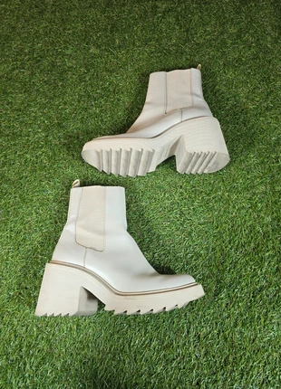 Bottines crème à talons épais Stradivarius – Taille 36, brand: Stradivarius, condizioni: Ottime, taglia: 36, €8.00, €9.10 include la Protezione acquisti Pro