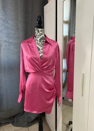 Robe décolletée Zara satinée élégante rose, brand: Zara, condition: Very good, size: S / 36 / 8, €15.00, €16.45 includes Buyer Protection