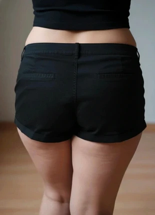 Short Noir Élégant et Polyvalent, marque: Mim, état: Très bon état, taille: L / 40 / 12, 4,00 €, 4,90 € Protection acheteurs incluse