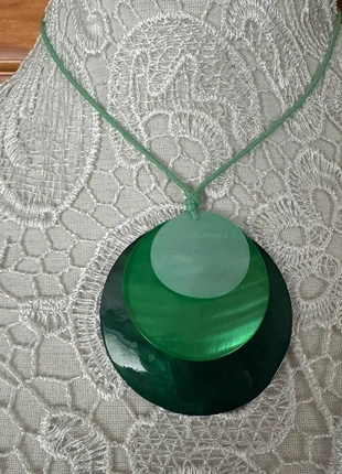 Unique Green Shell Pendant Necklace – Layered Disc Design, condition: Very good, €6.00, €7.00 includes Buyer Protection