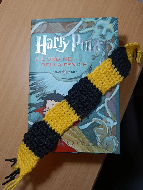 Segnalibro Tassorosso ad uncinetto - Harry Potter