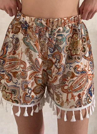 Short à motif en tissu avec frange, Shein, taille L, Short à motif en tissu avec frange blanche, marque: Shein, état: Très bon état, taille: L / 40 / 12, 4,00 €, 4,90 € Protection acheteurs incluse