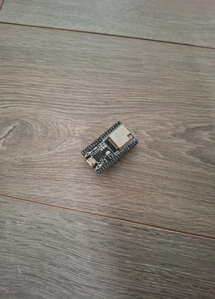 Esp32 + antenne, merk: esp32, staat: Heel goed, € 7,50, € 8,58 inclusief Kopersbescherming