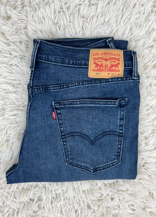 Jean LEVIS 541 coupe droite - W36 L30 JLO45, marque: Levi's, état: Très bon état, taille: W36 | FR 46, 29,90 €, 32,10 € Protection acheteurs (Pro) incluse