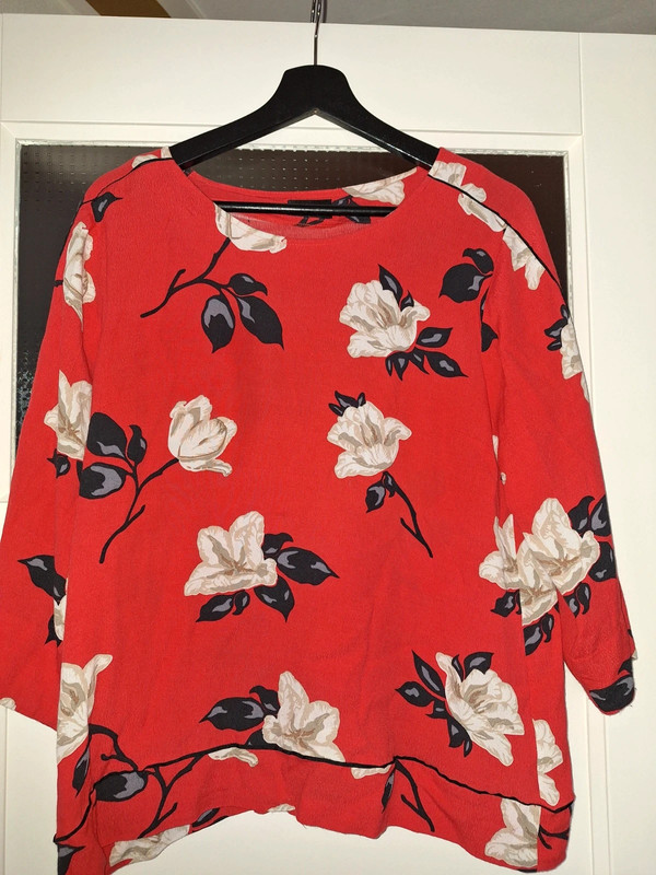 Gebloemde blouse staat super op een jeans 1