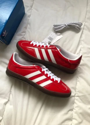 Adidas Gazelle indoor Better Scarlet - 42.5, marke: adidas, zustand: Neu, mit Etikett, größe: 42.5, 119,00 €, 125,65 € beinhaltet Vinted-Käuferschutz Pro