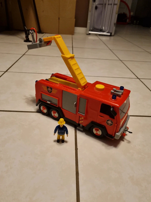 Sam le Pompier: Rencontrez Jupiter!, Camions de pompiers