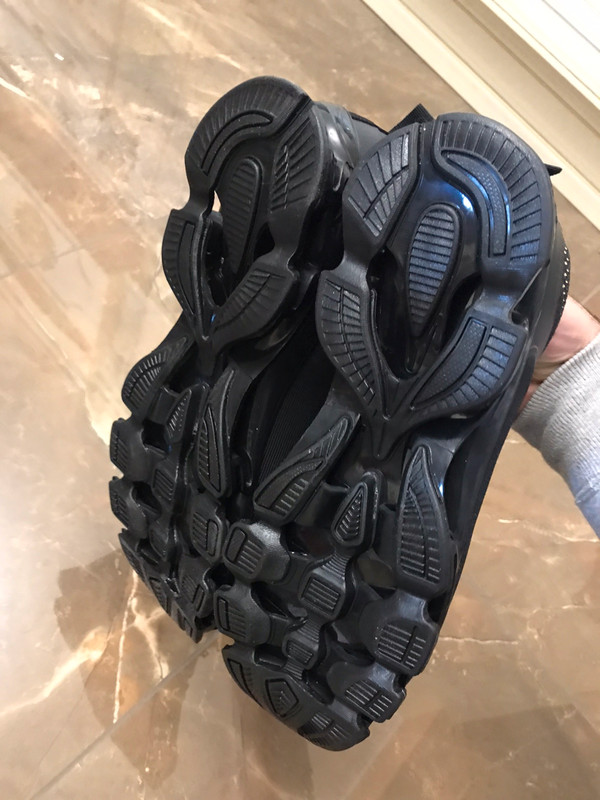 Balenciaga scarpe sales uomo false