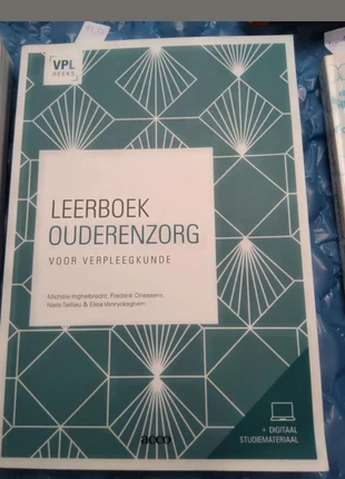 Leerboek ouderenzorg voor PBA verpleegkunde, état: Neuf avec étiquette, 28,00 €, 30,10 € Protection acheteurs incluse