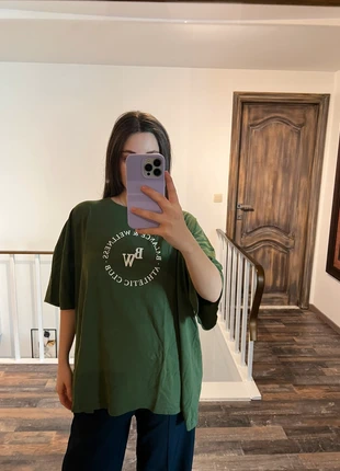 Oversized H&M T-shirt groen – S valt als L, merk: H&M, staat: Heel goed, maat: S / 36 / 8, € 13,00, € 14,35 inclusief Kopersbescherming