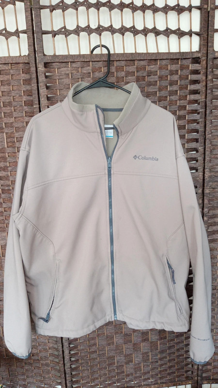 Men's tan Columbia coat 1