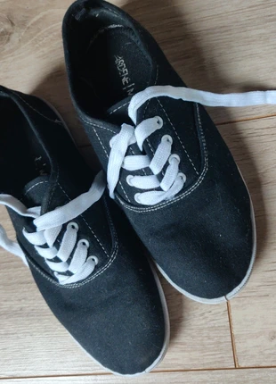 Baskets tennis basses noires 38, merk: ardene, staat: Heel goed, maat: 38, € 2,00, € 2,80 inclusief Kopersbescherming