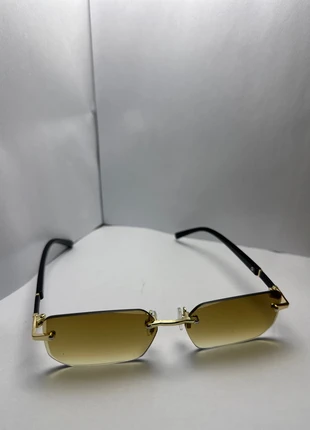 Brille Sonnenbrille senffarben rahmenlos schwarz/goldene Träger Y2K style vintage luxuriös, marke: Sonstiges, zustand: Neu, 9,00 €, 10,15 € inklusive Vinted-Käuferschutz