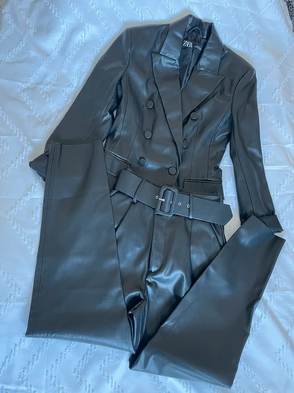 Ensemble tailleur blazer + pantalon ceinturée Zara en similicuir Taille XS/S - photo numéro 14
