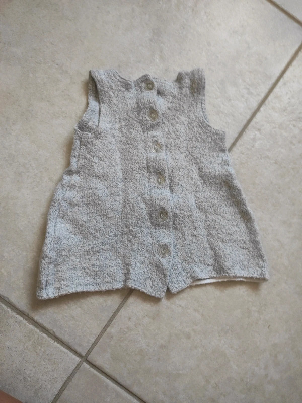 Robe en laine clayeux. 12 mois - photo numéro 2
