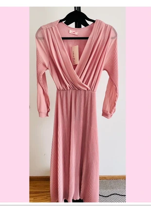 Robe Longue rose poudré *Etat NEUF*, marque: cécé Elle, état: Neuf avec étiquette, taille: Taille unique, 14,00 €, 15,40 € Protection acheteurs incluse