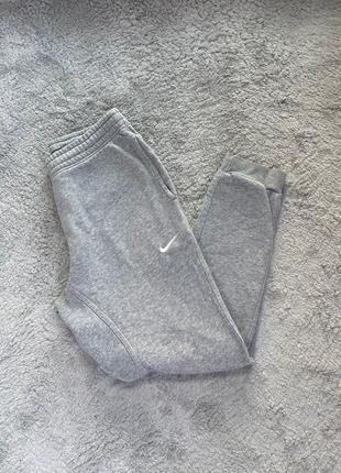 Jogging Nike Large solo swoosh Taille M Très bon état, marque: Nike, état: Très bon état, taille: M, 30,00 €, 32,20 € Protection acheteurs incluse