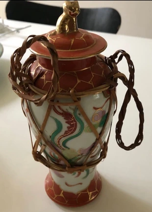 Chinese keramische dekselvaasje, merk: Asian, staat: Heel goed, € 30,00, € 32,20 inclusief Kopersbescherming