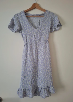 Jolie robe lilas fleuri / pretty floral lilac dress, marque: Pull & Bear, état: Très bon état, taille: XS / 34 / 6, 15,00 €, 16,45 € Protection acheteurs incluse