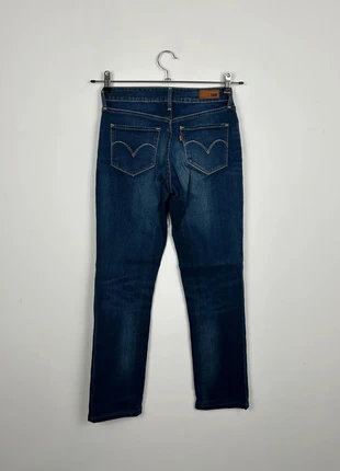 Jean Levi's Femme Marine W26 L32 | Bold Curve Modern Straight | Taille 36 FR | Très Bon État NJ540, marque: Levi's, état: Très bon état, taille: S / 36 / 8, 12,00 €, 13,30 € Protection acheteurs (Pro) incluse