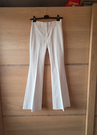 Pantalon blanc zara, marque: Zara, état: Très bon état, taille: M / 38 / 10, 7,00 €, 8,05 € Protection acheteurs incluse