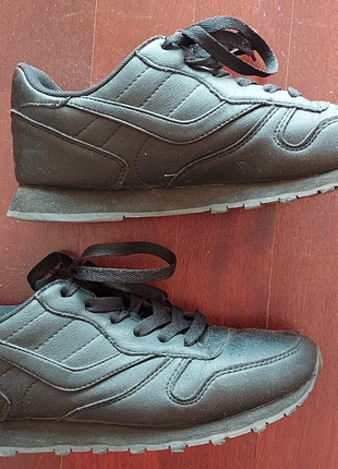 Ténis pretos 40, marque: VTY, état: Bon état, taille: 40, 1,00 €, 1,75 € Protection acheteurs incluse