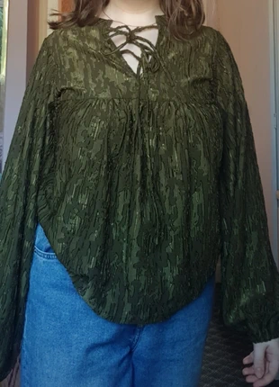Green women's blouse with sequin designs, brand: Gallery, condition: New without tags, size: M / 38 / 10, €5.50, €6.48 includes Buyer Protection