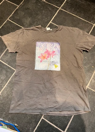 Anne-Marie Official Merch T-Shirt, brand: MERCH, condition: Very good, size: M, £3.30, £4.17 includes Buyer Protection