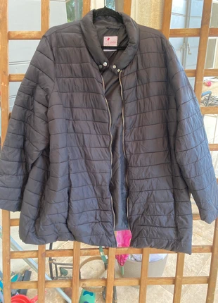 Veste doudoune noire, marque: Pulp, état: Très bon état, taille: 7XL / 54 / 26, 5,00 €, 5,95 € Protection acheteurs incluse